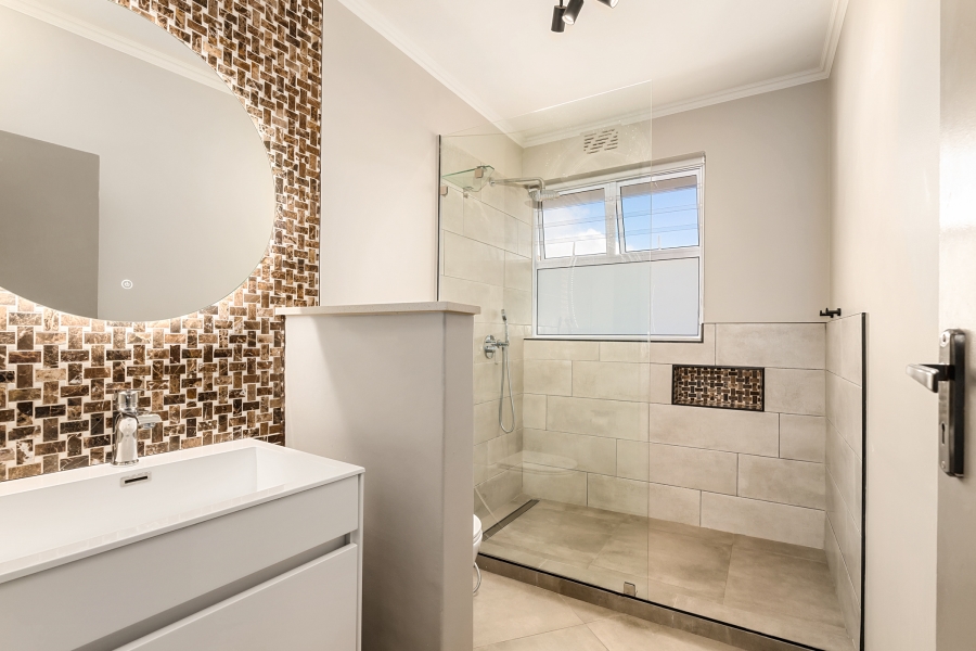 To Let 2 Bedroom Property for Rent in Sea Point Western Cape